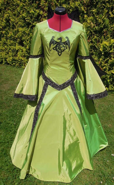 Historické, LARP a fantasy kostýmy, cosplay, karnevaly